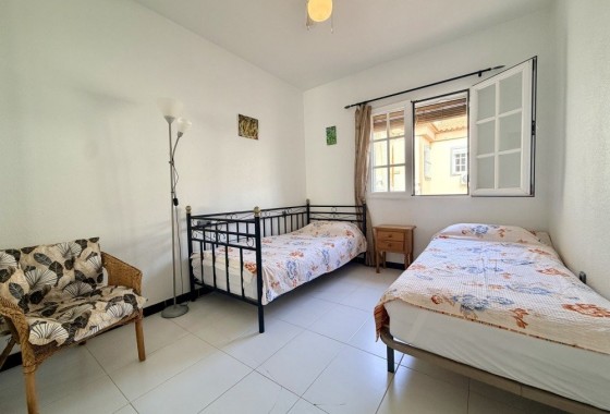 Venta - Apartamento / Piso -
Torrevieja