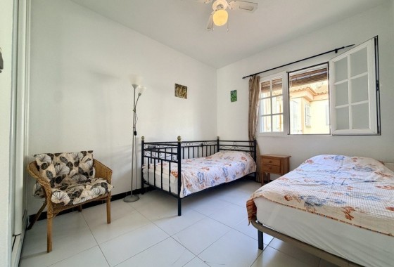 Venta - Apartamento / Piso -
Torrevieja