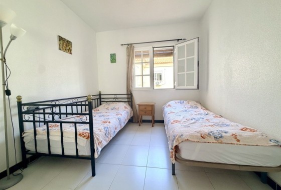 Venta - Apartamento / Piso -
Torrevieja