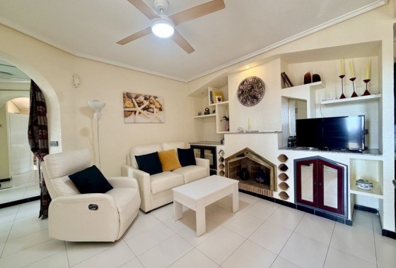 Venta - Apartamento / Piso -
Torrevieja