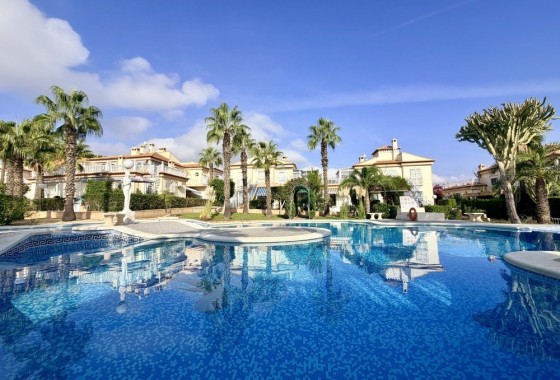 Venta - Apartamento / Piso -
Torrevieja