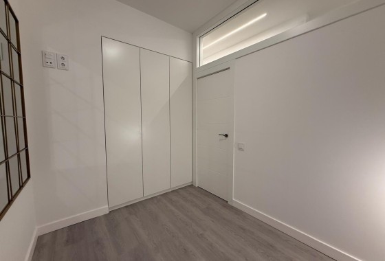 Resale - Apartment / Flat -
Torrevieja - Playa del Cura