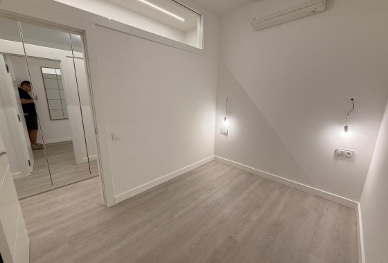 Resale - Apartment / Flat -
Torrevieja - Playa del Cura