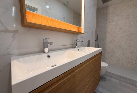 Resale - Apartment / Flat -
Torrevieja - Playa del Cura