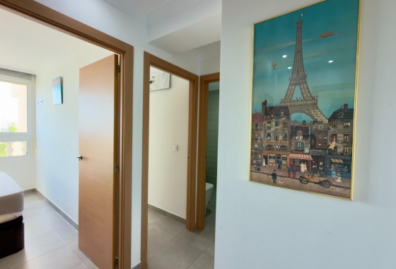 Venta - Apartamento / Piso -
Guardamar del Segura - Urbanizaciones