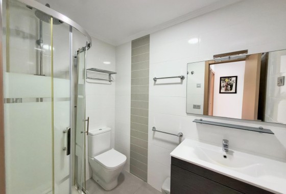 Venta - Apartamento / Piso -
Guardamar del Segura - Urbanizaciones