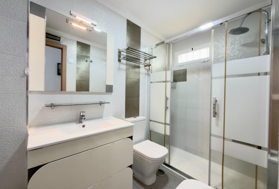 Venta - Apartamento / Piso -
Guardamar del Segura - Urbanizaciones