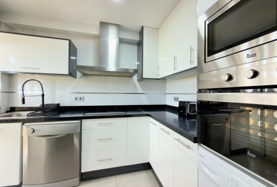 Venta - Apartamento / Piso -
Guardamar del Segura - Urbanizaciones
