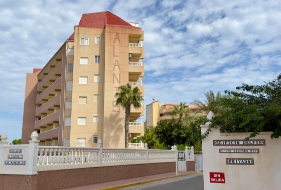 Venta - Apartamento / Piso -
Guardamar del Segura - Urbanizaciones