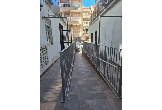 Revente - Appartement -
Torrevieja
