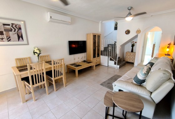 Sprzedaż - Apartament / Mieszkanie -
Jacarilla