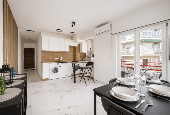 Sprzedaż - Apartament / Mieszkanie -
Torrevieja
