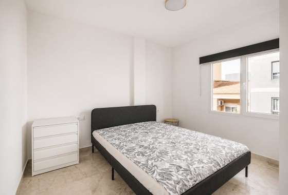 Sprzedaż - Apartament / Mieszkanie -
Torrevieja