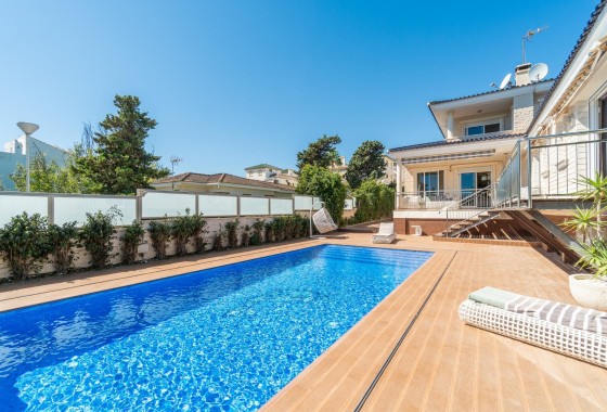 Sprzedaż - Willa wolnostojąca -
Torrevieja - Torre la mata