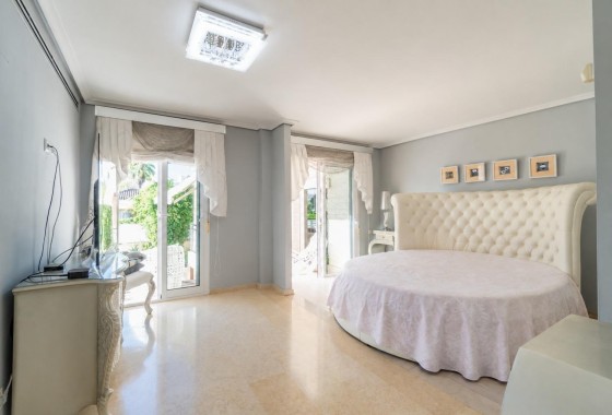 Sprzedaż - Willa wolnostojąca -
Torrevieja - Torre la mata