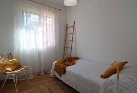 Wiederverkauf - Reihenhaus -
Orihuela