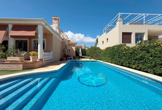 Resale - Detached Villa -
Torrevieja