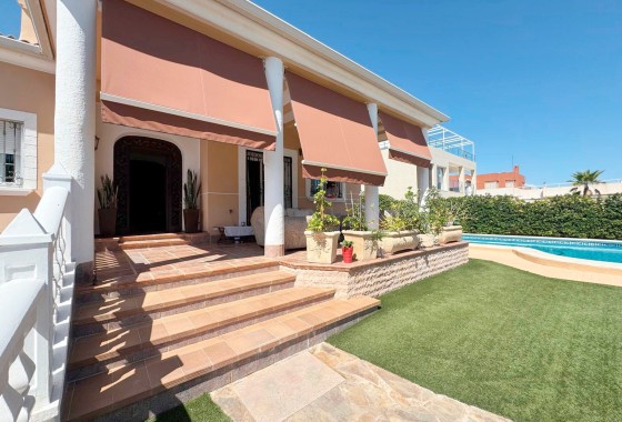Resale - Detached Villa -
Torrevieja