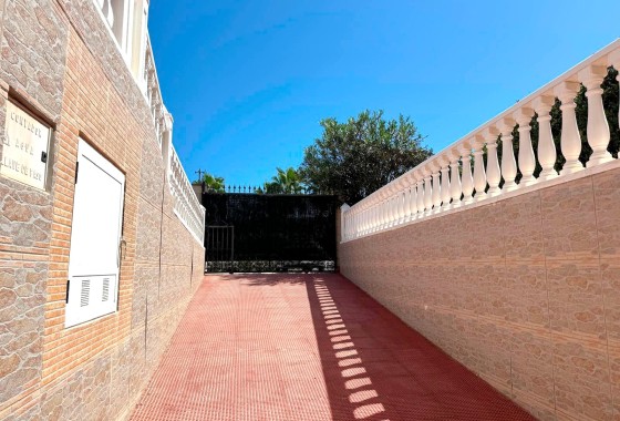 Resale - Detached Villa -
Torrevieja