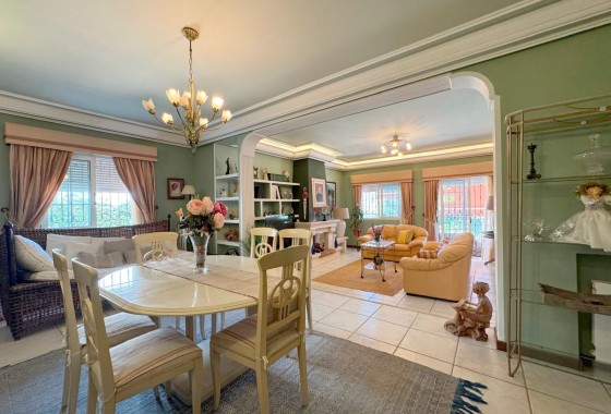 Resale - Detached Villa -
Torrevieja