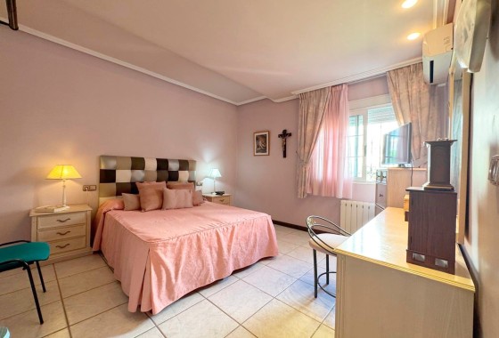 Resale - Detached Villa -
Torrevieja