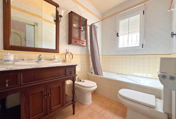 Resale - Detached Villa -
Torrevieja
