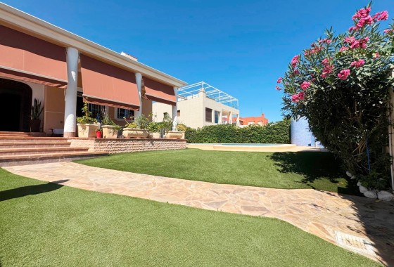 Resale - Detached Villa -
Torrevieja