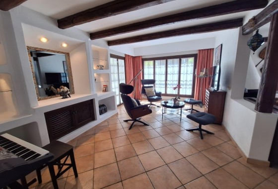 Venta - Apartamento / Piso -
Torrevieja