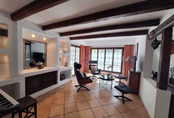 Venta - Apartamento / Piso -
Torrevieja