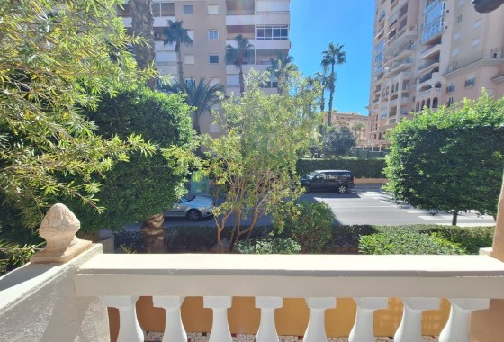 Venta - Apartamento / Piso -
Torrevieja