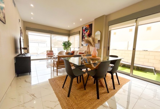 Venta - Chalet Independiente -
Villamartín