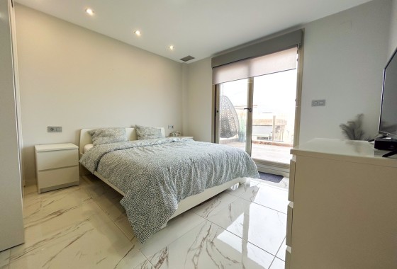 Venta - Chalet Independiente -
Villamartín