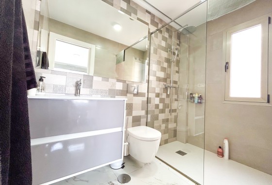 Venta - Chalet Independiente -
Villamartín