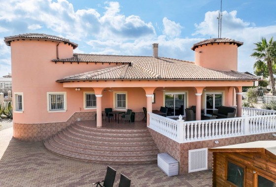 Venta - Chalet Independiente -
Campos Del Rio