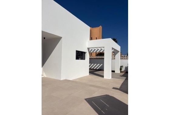Sprzedaż - Willa wolnostojąca -
Denia - Dénia