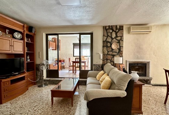 Venta - Chalet Independiente -
Yecla