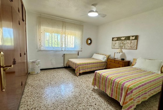 Venta - Chalet Independiente -
Yecla