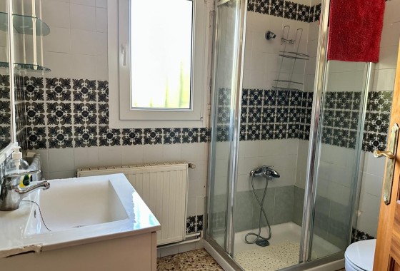 Venta - Chalet Independiente -
Yecla