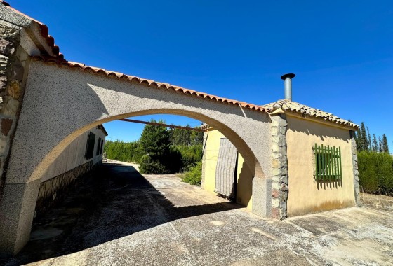 Venta - Chalet Independiente -
Yecla