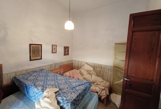 Venta - Adosado -
Pinoso