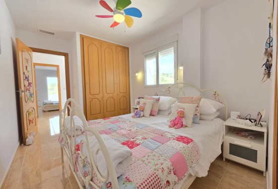 Venta - Chalet Independiente -
Pinoso