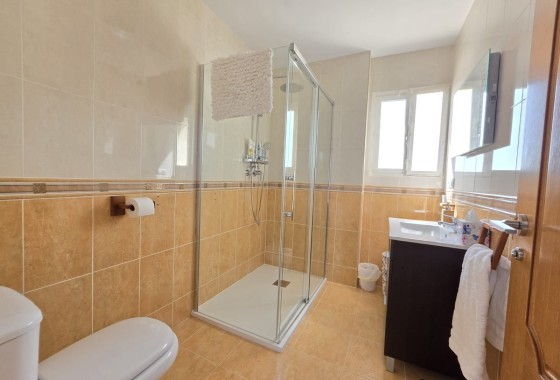 Venta - Chalet Independiente -
Pinoso