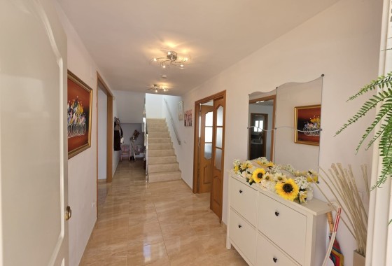 Venta - Chalet Independiente -
Pinoso