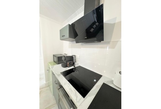 Venta - Apartamento / Piso -
Torrevieja