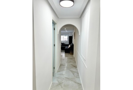 Venta - Apartamento / Piso -
Torrevieja
