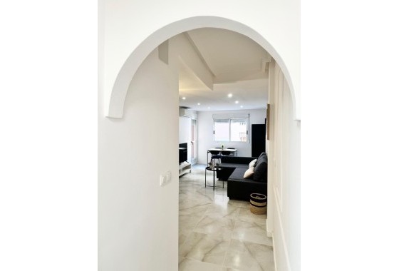Venta - Apartamento / Piso -
Torrevieja