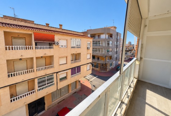 Sprzedaż - Apartament / Mieszkanie -
Torrevieja - Playa de los Naufragos