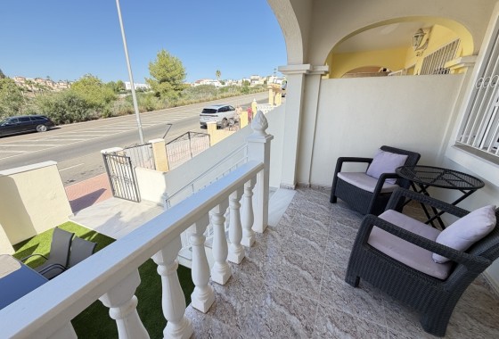 Venta - Adosado -
Villamartín