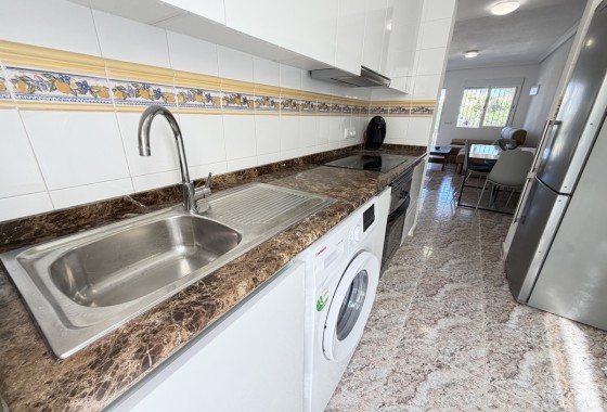 Venta - Adosado -
Villamartín