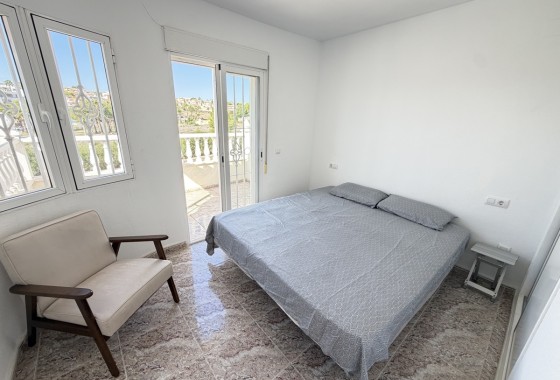 Venta - Adosado -
Villamartín